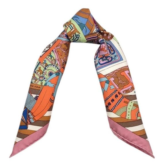 Hermes Carré 45 MADEMOISEILLE SOIE Silk Scarf W/Box - Picture 12 of 16